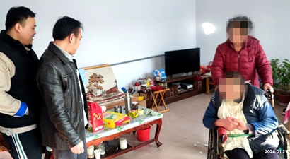 走访慰问社区困难群众